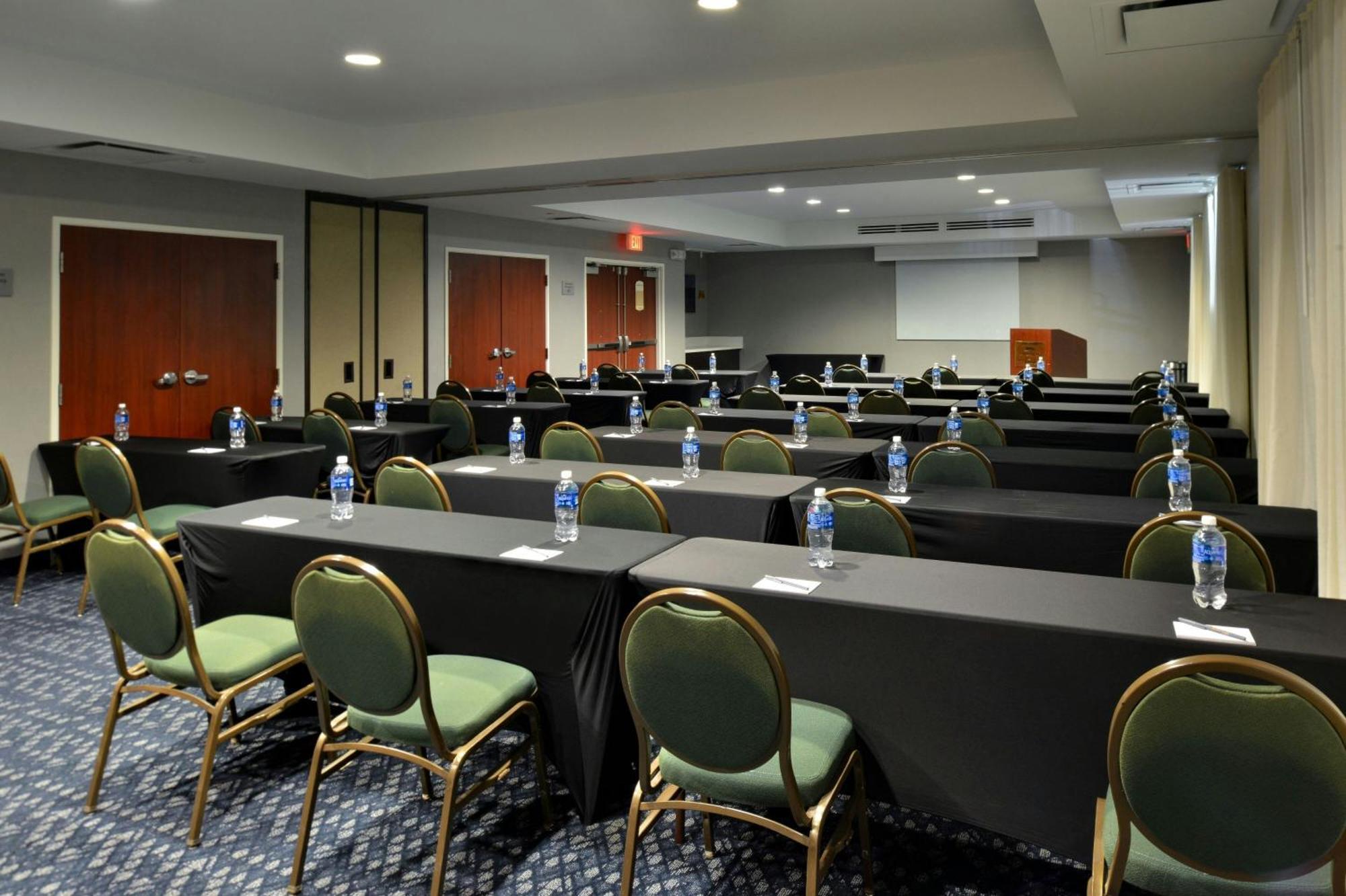 Courtyard By Marriott Harrisburg Hershey Exterior photo