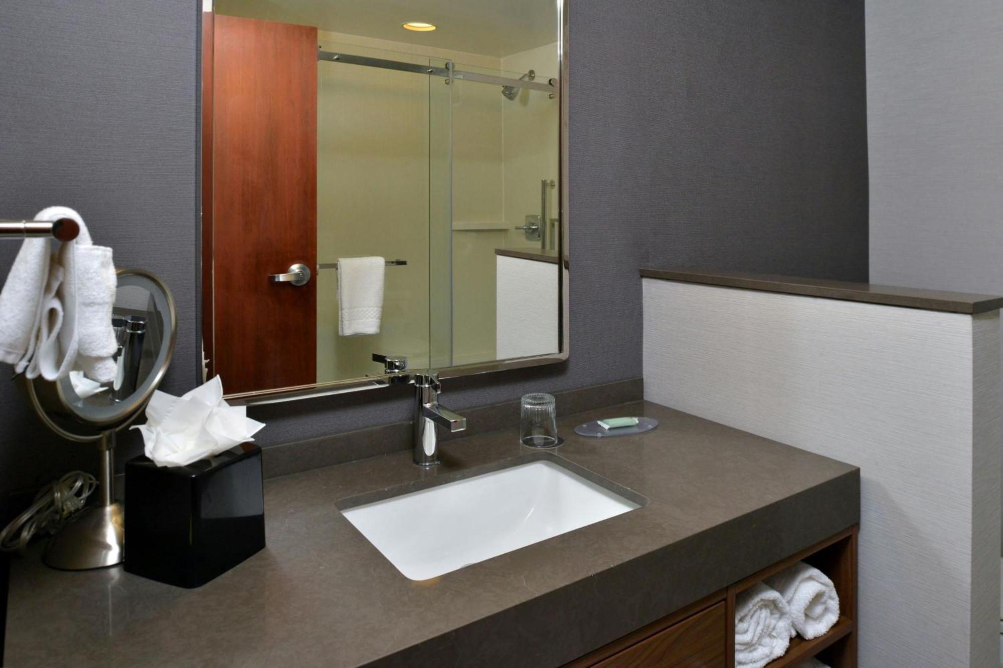 Courtyard By Marriott Harrisburg Hershey Exterior photo