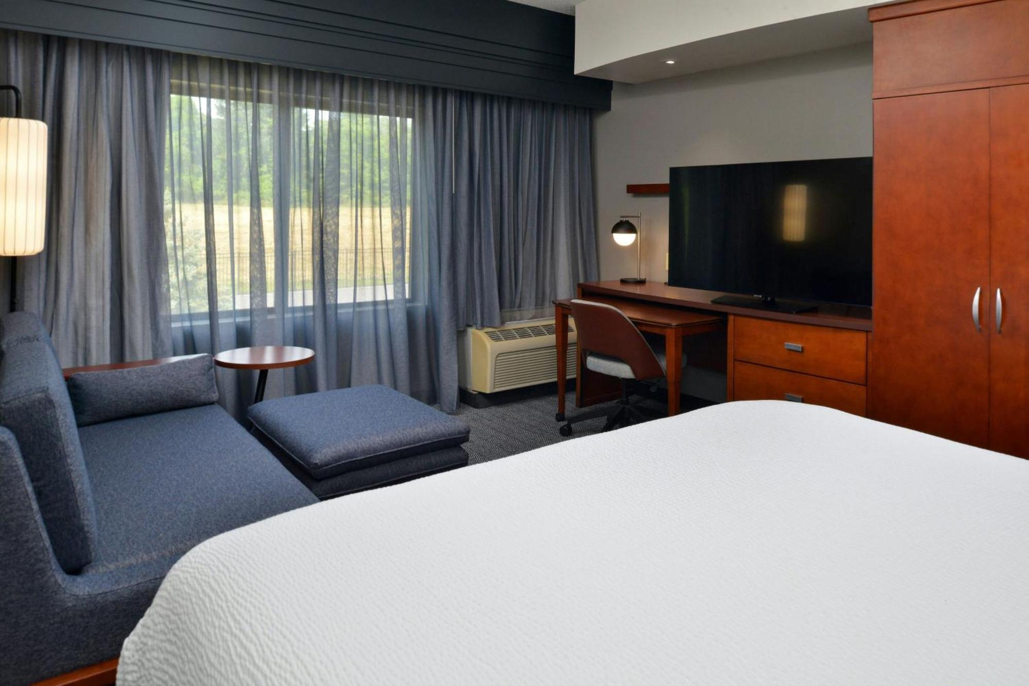 Courtyard By Marriott Harrisburg Hershey Exterior photo