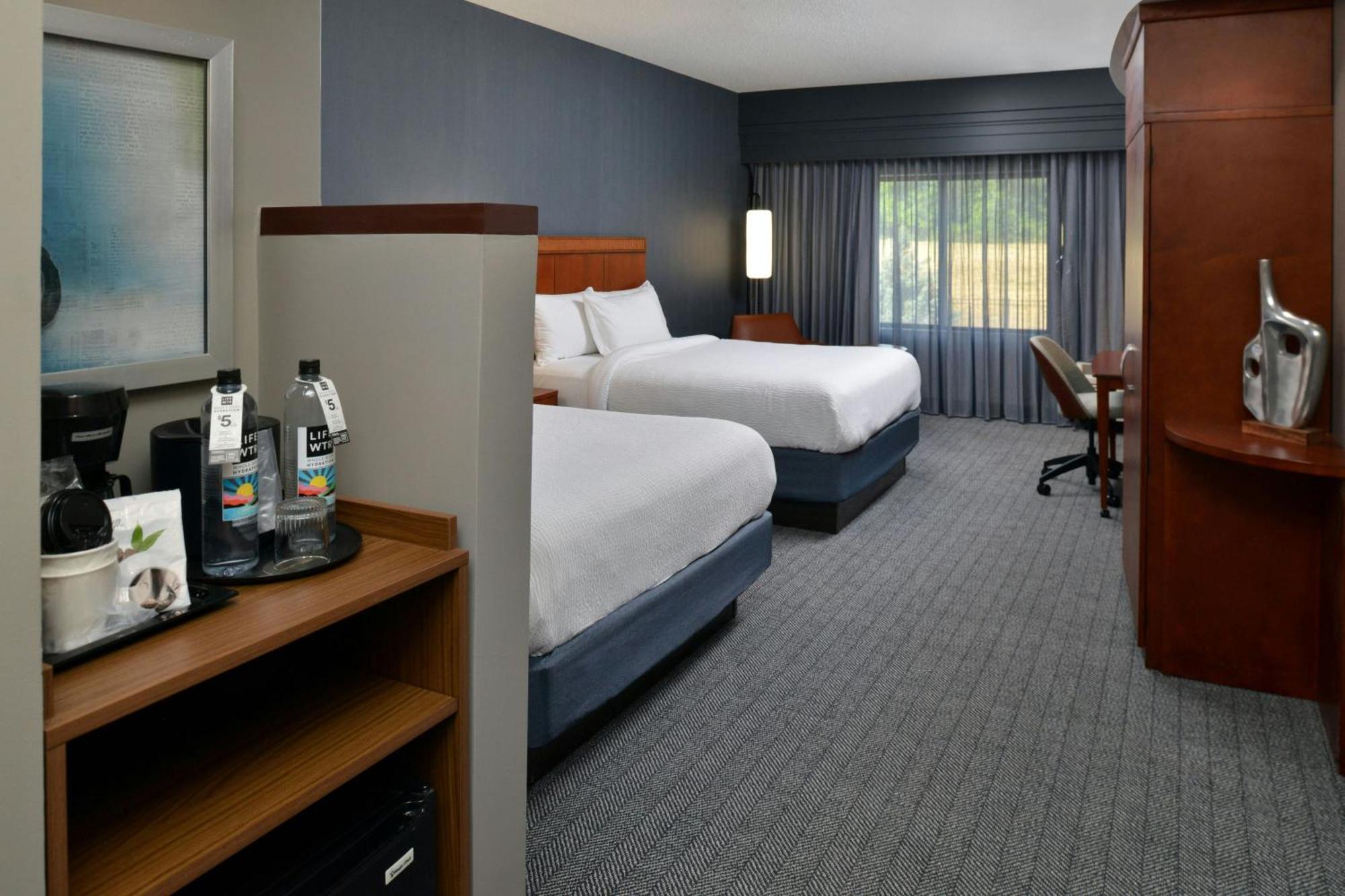 Courtyard By Marriott Harrisburg Hershey Exterior photo